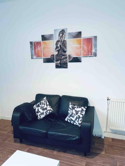 Homely 3 Bed Town House In Coventry City Centre Exterior photo
